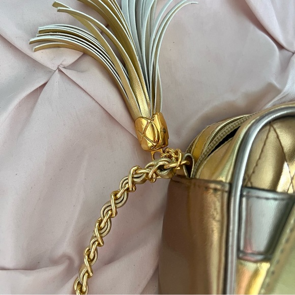 - Quilted metallic crossbody - Picture 9 of 15